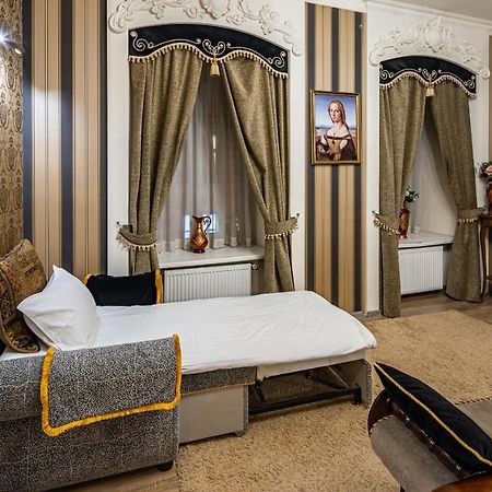 Classic Royal Central Apartment. Balcony And A/C Lviv Exterior foto