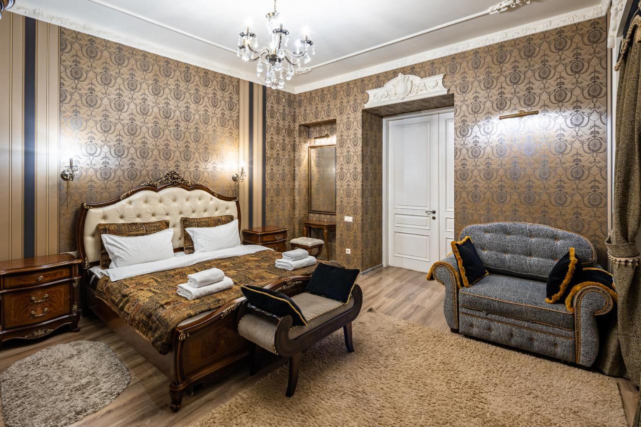 Classic Royal Central Apartment. Balcony And A/C Lviv Exterior foto