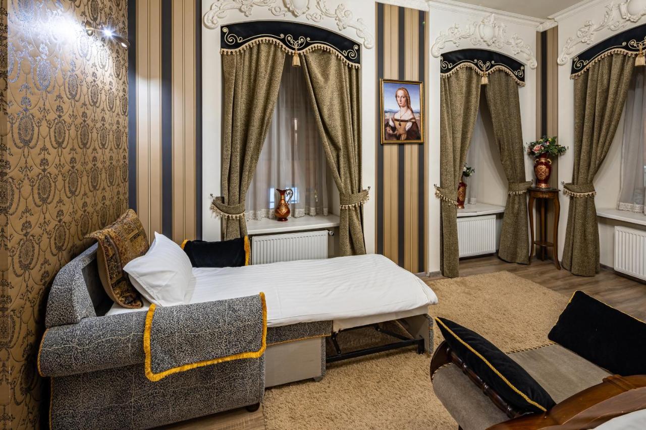Classic Royal Central Apartment. Balcony And A/C Lviv Exterior foto
