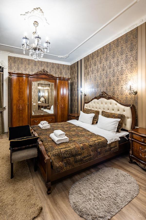 Classic Royal Central Apartment. Balcony And A/C Lviv Exterior foto