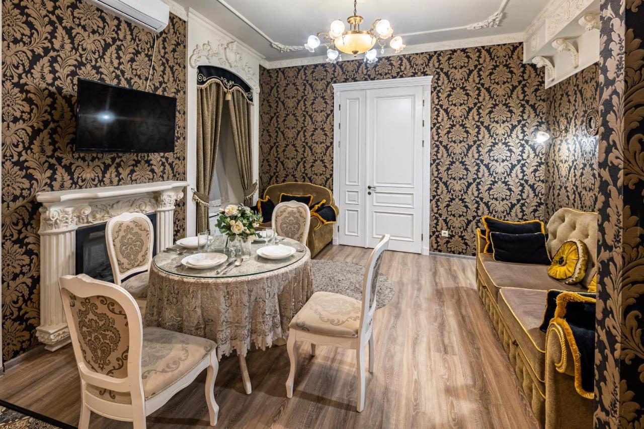 Classic Royal Central Apartment. Balcony And A/C Lviv Exterior foto